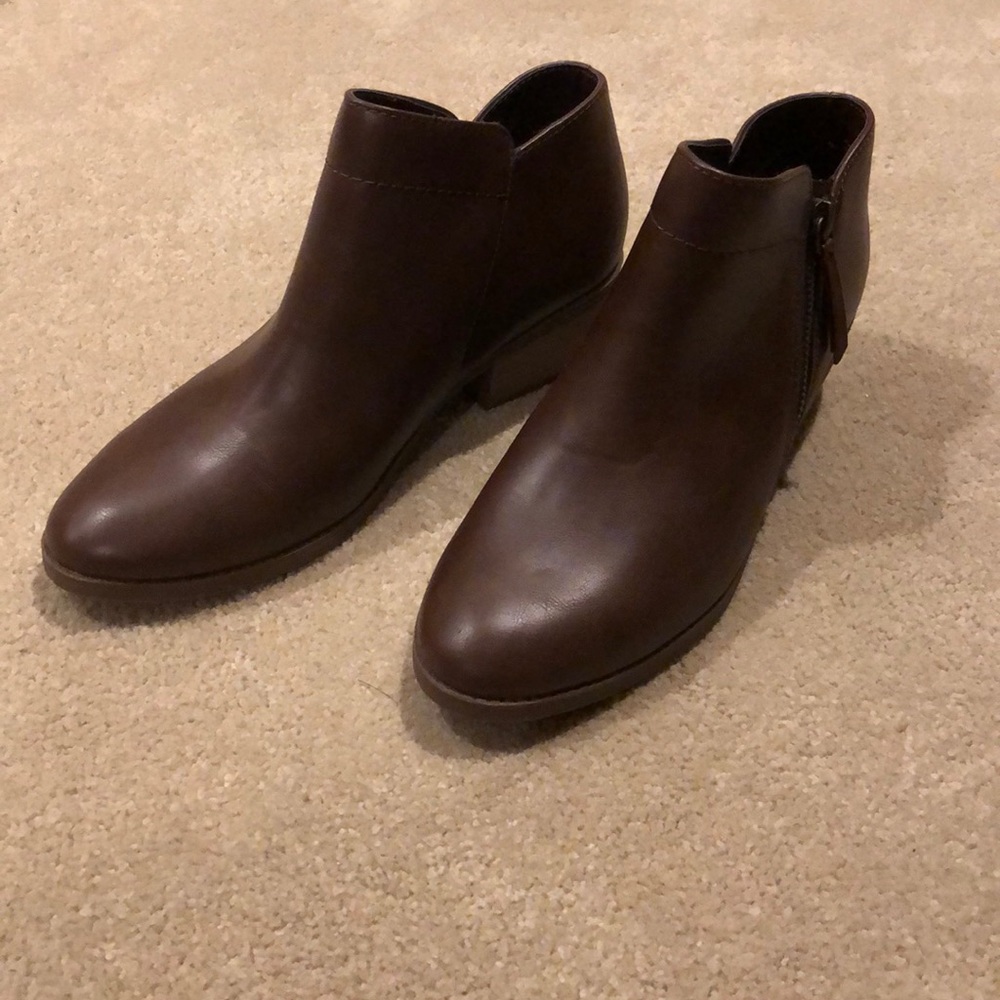 Time and Tru Brown Memory Foam Ankle Chelsea Booties Size 8 1/2